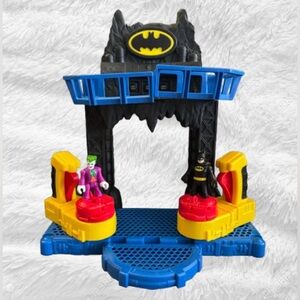 Imaginext DC Super Friends Battle Batcave with Batman and Joker figures